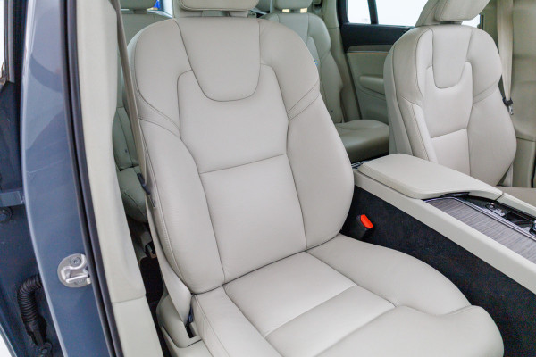 Volvo XC90 2.0 T8 Recharge AWD Ultimate Bright 456 PK Long range | 7 persoons! | Pano | Leer | Headup | All-season Harman Kardon, Stoel-, stuur- & achterbankverw, Elec. voorstoelen met geheugen, Pilot assist, 360 Camera