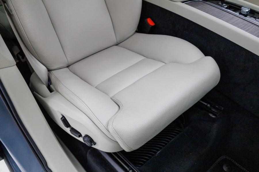 Volvo XC90 2.0 T8 Recharge AWD Ultimate Bright 456 PK Long range | 7 persoons! | Pano | Leer | Headup | All-season Harman Kardon, Stoel-, stuur- & achterbankverw, Elec. voorstoelen met geheugen, Pilot assist, 360 Camera