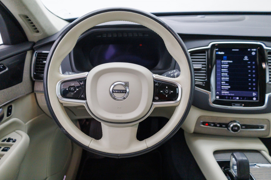 Volvo XC90 2.0 T8 Recharge AWD Ultimate Bright 456 PK Long range | 7 persoons! | Pano | Leer | Headup | All-season Harman Kardon, Stoel-, stuur- & achterbankverw, Elec. voorstoelen met geheugen, Pilot assist, 360 Camera