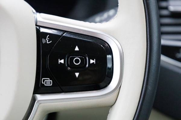 Volvo XC90 2.0 T8 Recharge AWD Ultimate Bright 456 PK Long range | 7 persoons! | Pano | Leer | Headup | All-season Harman Kardon, Stoel-, stuur- & achterbankverw, Elec. voorstoelen met geheugen, Pilot assist, 360 Camera