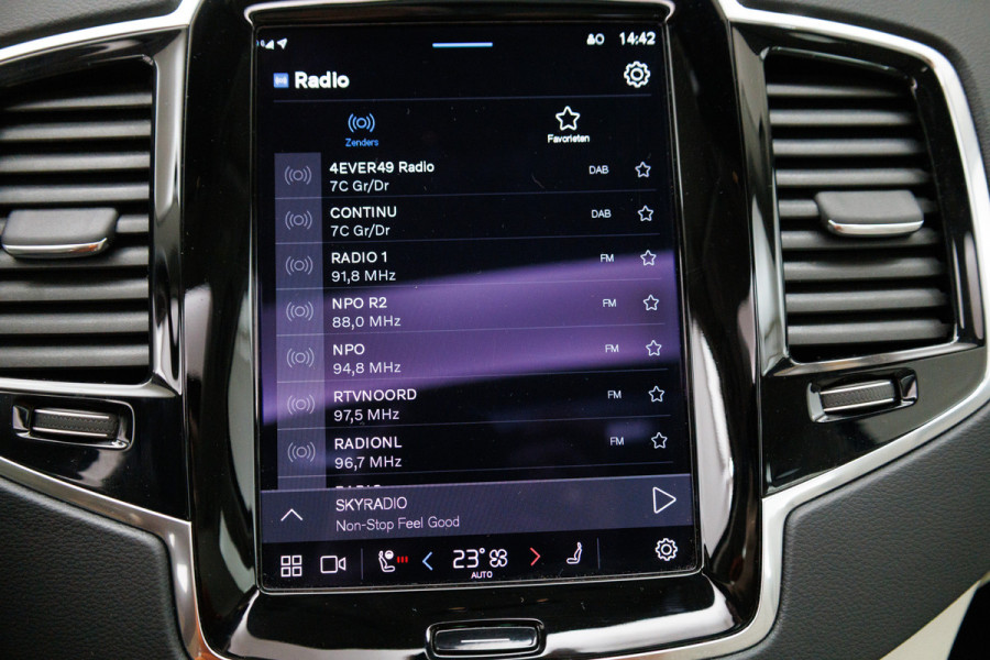 Volvo XC90 2.0 T8 Recharge AWD Ultimate Bright 456 PK Long range | 7 persoons! | Pano | Leer | Headup | All-season Harman Kardon, Stoel-, stuur- & achterbankverw, Elec. voorstoelen met geheugen, Pilot assist, 360 Camera