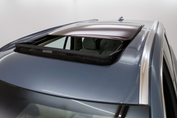 Volvo XC90 2.0 T8 Recharge AWD Ultimate Bright 456 PK Long range | 7 persoons! | Pano | Leer | Headup | All-season Harman Kardon, Stoel-, stuur- & achterbankverw, Elec. voorstoelen met geheugen, Pilot assist, 360 Camera