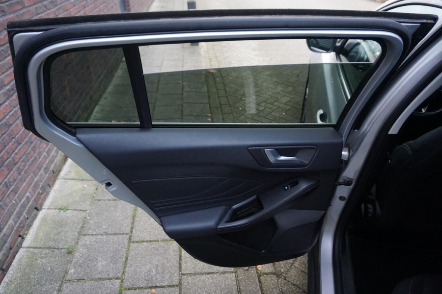 Ford FOCUS Wagon 1.0 125PKEcoB.Hybrid Titanium X Business/Trekhaak/ Parkeerpakket/Digi Dashboard.