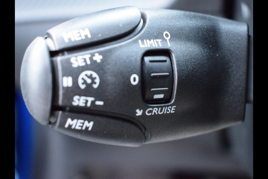 Peugeot 208 1.2 Hybrid 110 e-DCS6 GT