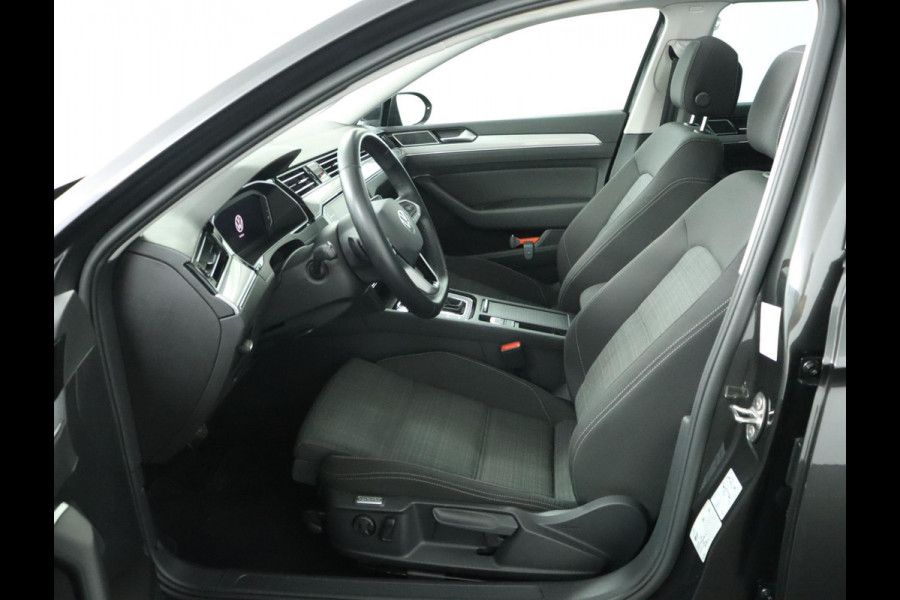 Volkswagen Passat Variant 1.5 TSI Business|Pano|Stoelverwarming|Keyless