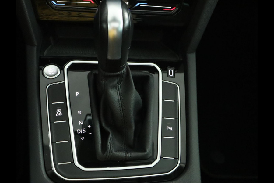 Volkswagen Passat Variant 1.5 TSI Business|Pano|Stoelverwarming|Keyless