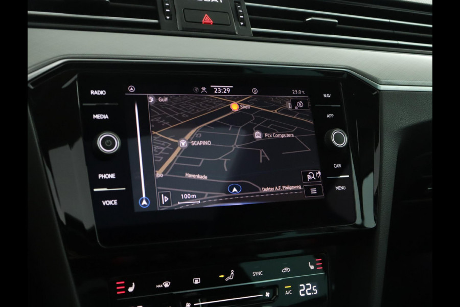 Volkswagen Passat Variant 1.5 TSI Business|Pano|Stoelverwarming|Keyless