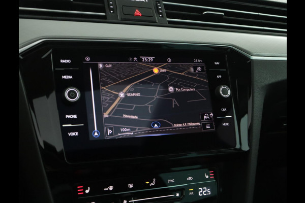 Volkswagen Passat Variant 1.5 TSI Business|Pano|Stoelverwarming|Keyless