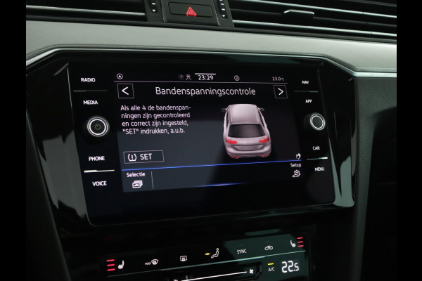 Volkswagen Passat Variant 1.5 TSI Business|Pano|Stoelverwarming|Keyless