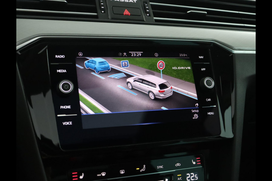 Volkswagen Passat Variant 1.5 TSI Business|Pano|Stoelverwarming|Keyless