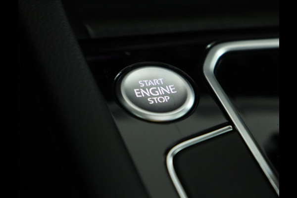 Volkswagen Passat Variant 1.5 TSI Business|Pano|Stoelverwarming|Keyless