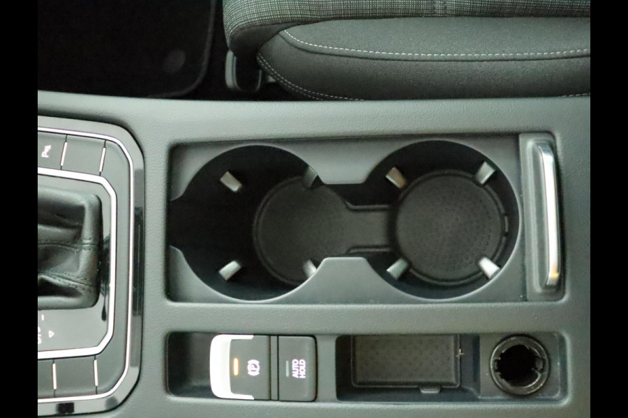 Volkswagen Passat Variant 1.5 TSI Business|Pano|Stoelverwarming|Keyless