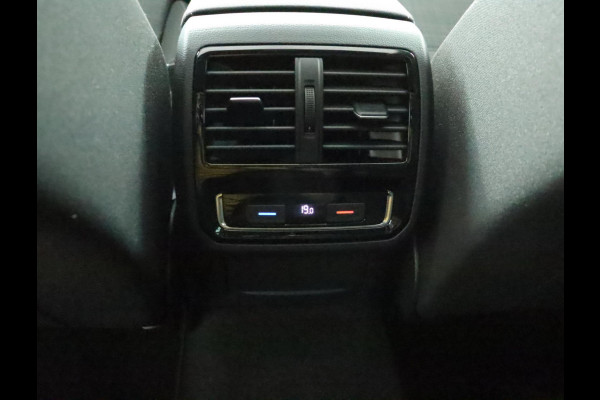 Volkswagen Passat Variant 1.5 TSI Business|Pano|Stoelverwarming|Keyless