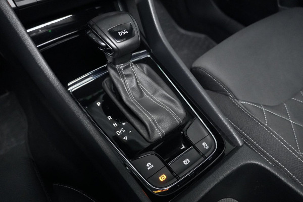 Škoda Karoq 1.5 TSI ACT Sportline Automaat | Pano-dak | CarPlay | Virtual | Acc | Stoelverwarming V+A | Led | Pdc | Keyless |