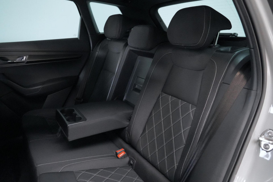 Škoda Karoq 1.5 TSI ACT Sportline Automaat | Pano-dak | CarPlay | Virtual | Acc | Stoelverwarming V+A | Led | Pdc | Keyless |