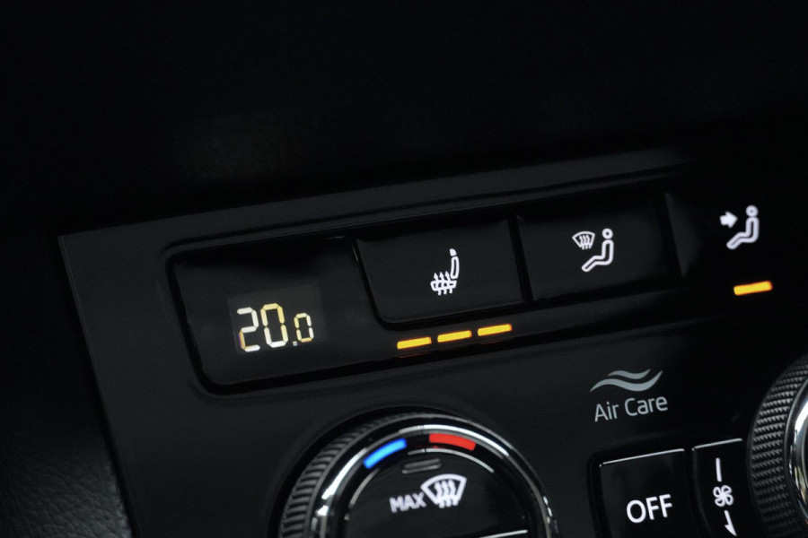 Škoda Karoq 1.5 TSI ACT Sportline Automaat | Pano-dak | CarPlay | Virtual | Acc | Stoelverwarming V+A | Led | Pdc | Keyless |