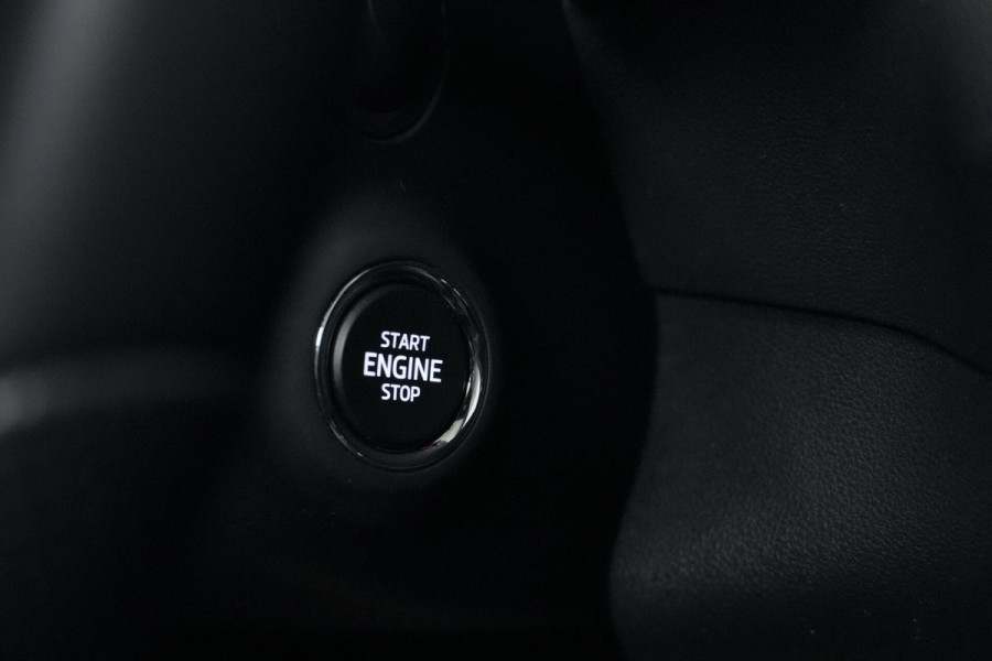 Škoda Karoq 1.5 TSI ACT Sportline Automaat | Pano-dak | CarPlay | Virtual | Acc | Stoelverwarming V+A | Led | Pdc | Keyless |