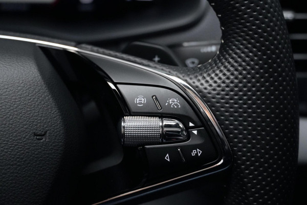 Škoda Karoq 1.5 TSI ACT Sportline Automaat | Pano-dak | CarPlay | Virtual | Acc | Stoelverwarming V+A | Led | Pdc | Keyless |