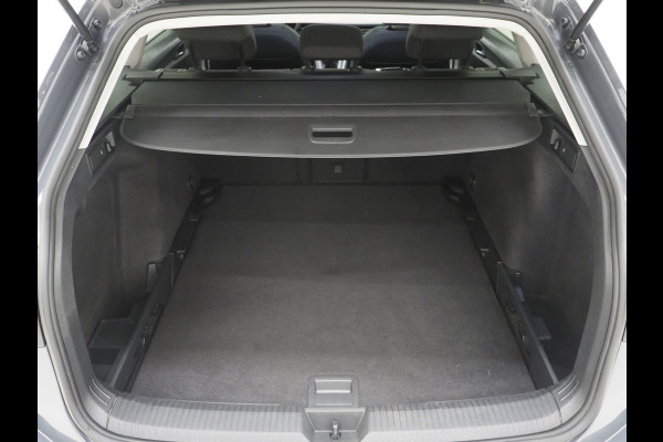 Volkswagen Golf Variant 1.0 TSI | Camera | Adaptive Cruise | Virtual | Stoelverwarming | DAB | Carplay