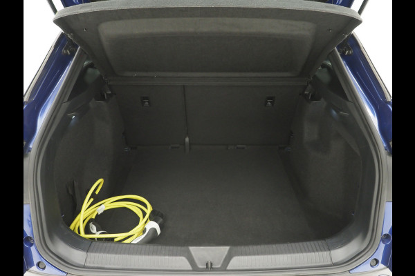 Volkswagen ID.4 77 kWh | Adaptive Cruise | Sfeerverlichting | Stoelverwarming | PDC | DAB | Carplay
