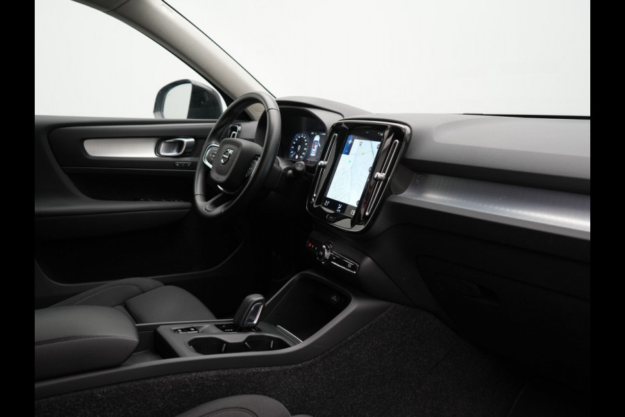 Volvo XC40 T4 Recharge R-Design Plug In Hybrid 211pk Dealer O.H. PHEV | Camera | Sportstoelen Memory | Apple Carplay | Keyless | Navigatie | Virtual | Blis | Cruise Control |