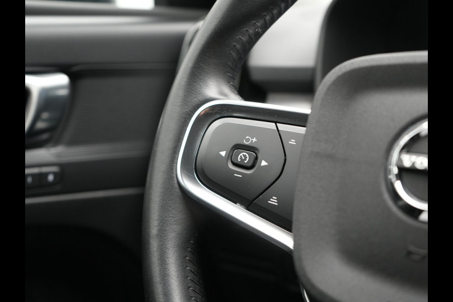 Volvo XC40 T4 Recharge R-Design Plug In Hybrid 211pk Dealer O.H. PHEV | Camera | Sportstoelen Memory | Apple Carplay | Keyless | Navigatie | Virtual | Blis | Cruise Control |