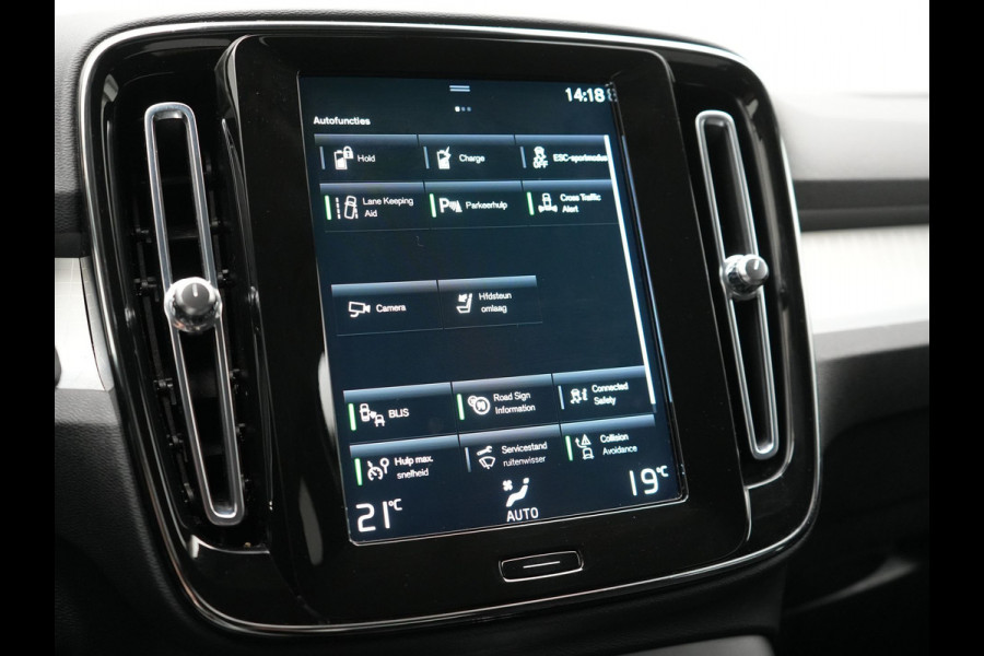 Volvo XC40 T4 Recharge R-Design Plug In Hybrid 211pk Dealer O.H. PHEV | Camera | Sportstoelen Memory | Apple Carplay | Keyless | Navigatie | Virtual | Blis | Cruise Control |