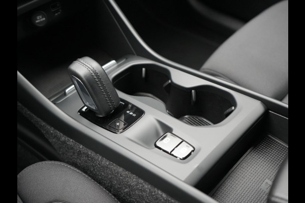 Volvo XC40 T4 Recharge R-Design Plug In Hybrid 211pk Dealer O.H. PHEV | Camera | Sportstoelen Memory | Apple Carplay | Keyless | Navigatie | Virtual | Blis | Cruise Control |