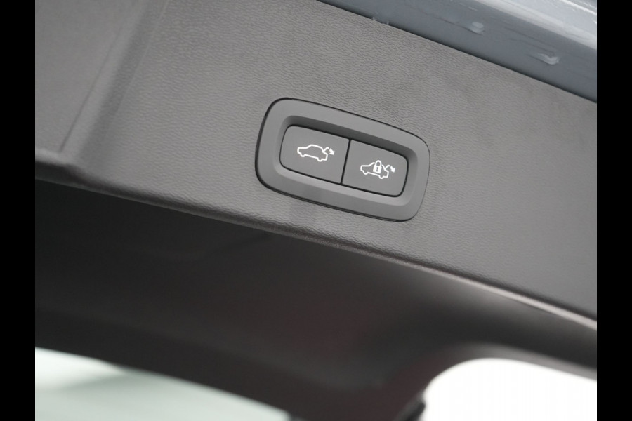 Volvo XC40 T4 Recharge R-Design Plug In Hybrid 211pk Dealer O.H. PHEV | Camera | Sportstoelen Memory | Apple Carplay | Keyless | Navigatie | Virtual | Blis | Cruise Control |