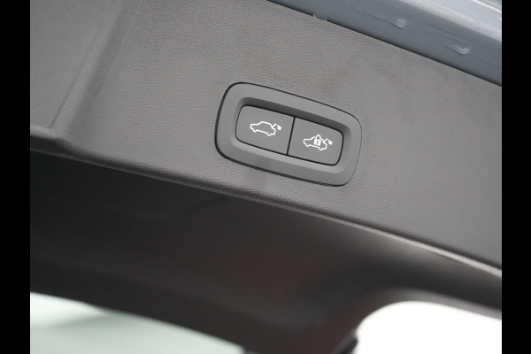 Volvo XC40 T4 Recharge R-Design Plug In Hybrid 211pk Dealer O.H. PHEV | Camera | Sportstoelen Memory | Apple Carplay | Keyless | Navigatie | Virtual | Blis | Cruise Control |