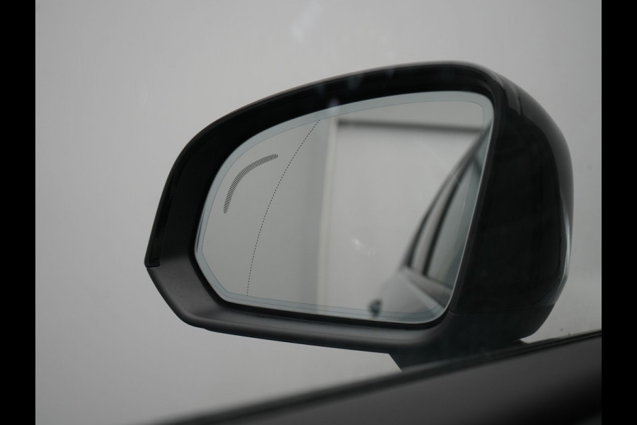 Volvo XC40 T4 Recharge R-Design Plug In Hybrid 211pk Dealer O.H. PHEV | Camera | Sportstoelen Memory | Apple Carplay | Keyless | Navigatie | Virtual | Blis | Cruise Control |