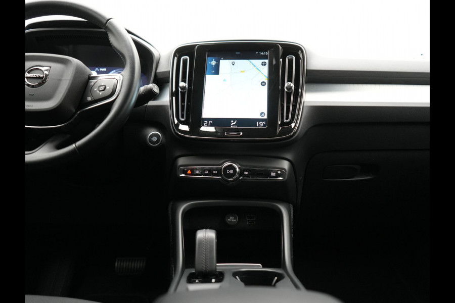 Volvo XC40 T4 Recharge R-Design Plug In Hybrid 211pk Dealer O.H. PHEV | Camera | Sportstoelen Memory | Apple Carplay | Keyless | Navigatie | Virtual | Blis | Cruise Control |