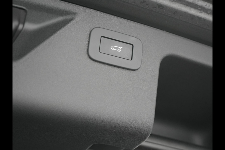 Land Rover Discovery Sport P300e Dynamic SE Plug In Hybrid 300pk Dealer O.H. PHEV | Adaptive Cruise | Meridian Sound | Camera | Lederen Sportstoelen Memory & Verwarmd | Apple Carplay | Keyless | Blis | Stuur Verwarmd | Navigatie | DAB | 20"L.M |