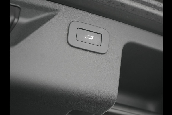 Land Rover Discovery Sport P300e Dynamic SE Plug In Hybrid 300pk Dealer O.H. PHEV | Adaptive Cruise | Meridian Sound | Camera | Lederen Sportstoelen Memory & Verwarmd | Apple Carplay | Keyless | Blis | Stuur Verwarmd | Navigatie | DAB | 20"L.M |