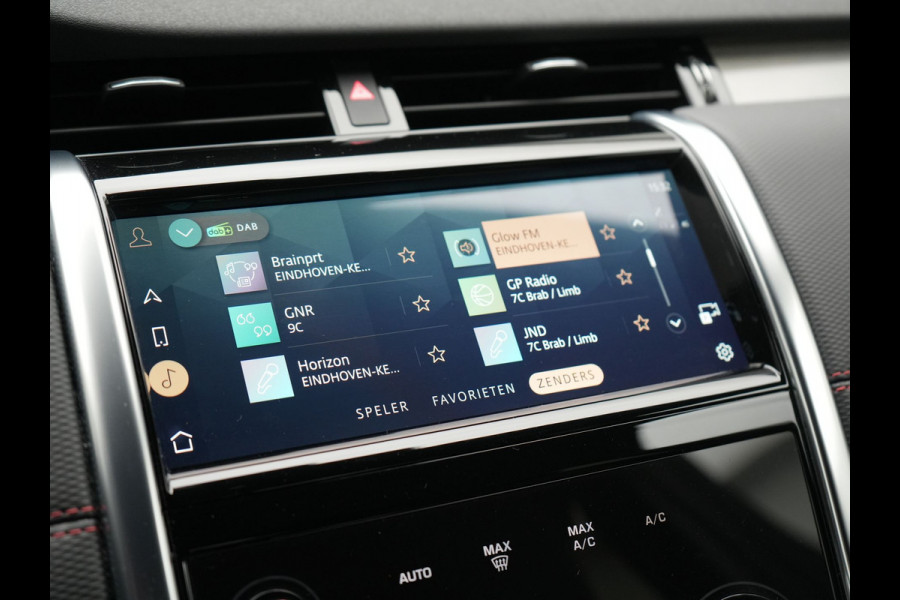 Land Rover Discovery Sport P300e Dynamic SE Plug In Hybrid 300pk Dealer O.H. PHEV | Adaptive Cruise | Meridian Sound | Camera | Lederen Sportstoelen Memory & Verwarmd | Apple Carplay | Keyless | Blis | Stuur Verwarmd | Navigatie | DAB | 20"L.M |