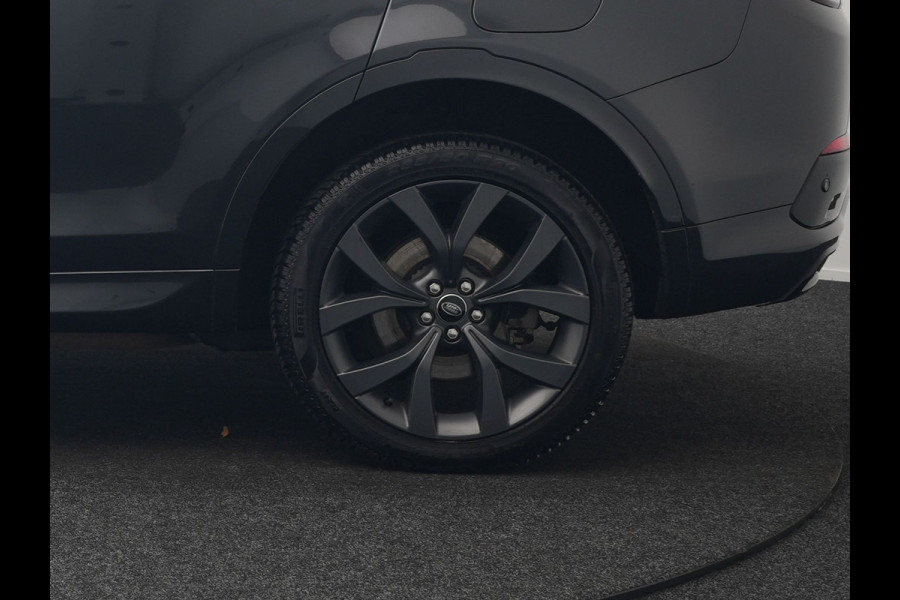 Land Rover Discovery Sport P300e Dynamic SE Plug In Hybrid 300pk Dealer O.H. PHEV | Adaptive Cruise | Meridian Sound | Camera | Lederen Sportstoelen Memory & Verwarmd | Apple Carplay | Keyless | Blis | Stuur Verwarmd | Navigatie | DAB | 20"L.M |