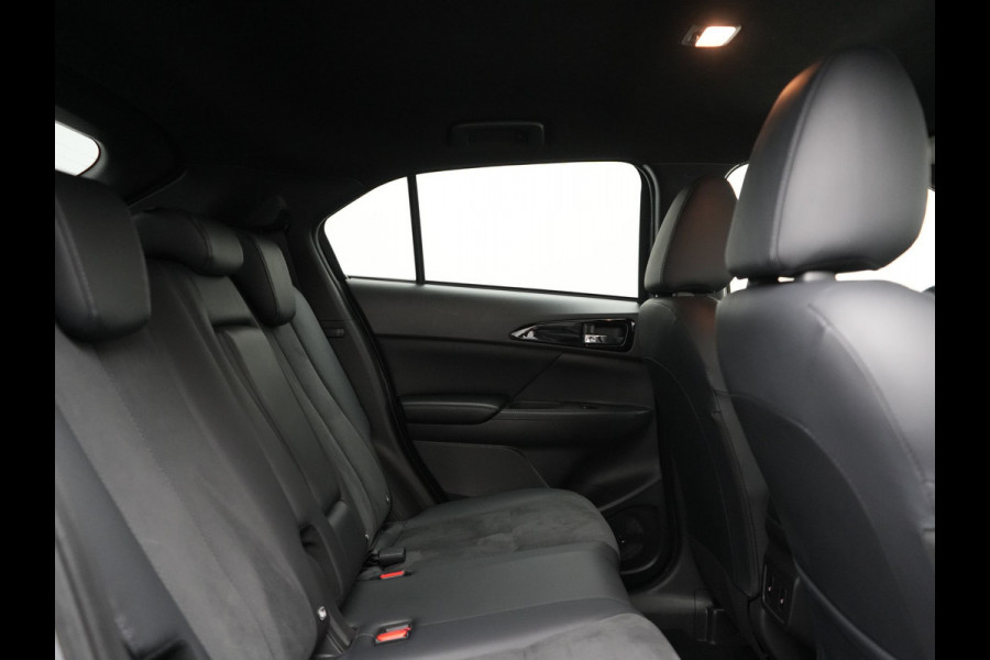 Mitsubishi Eclipse Cross 2.4 Black Edition Plug In Hybrid 188pk PHEV | Trekhaak Afn. | Adaptive Cruise | 360 Camera | Alcantara Sportstoelen Verwarmd | Apple Carplay | Stuur Verwarmd | Navigatie | Keyless | Blis |