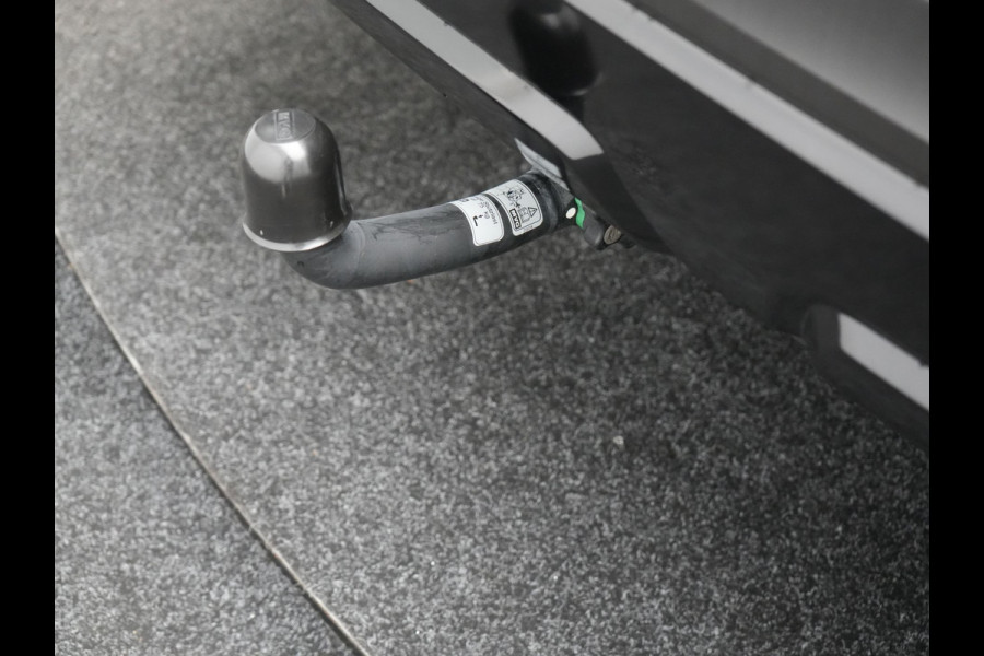 Mitsubishi Eclipse Cross 2.4 Black Edition Plug In Hybrid 188pk PHEV | Trekhaak Afn. | Adaptive Cruise | 360 Camera | Alcantara Sportstoelen Verwarmd | Apple Carplay | Stuur Verwarmd | Navigatie | Keyless | Blis |