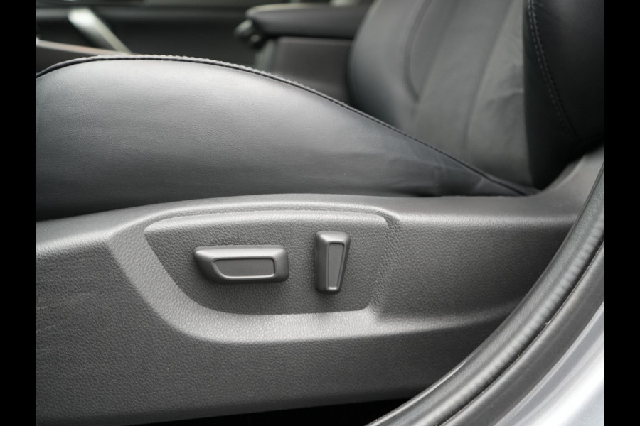 Mitsubishi Eclipse Cross 2.4 Black Edition Plug In Hybrid 188pk PHEV | Trekhaak Afn. | Adaptive Cruise | 360 Camera | Alcantara Sportstoelen Verwarmd | Apple Carplay | Stuur Verwarmd | Navigatie | Keyless | Blis |