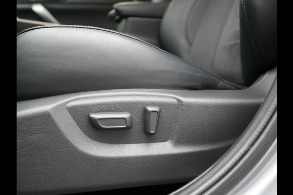 Mitsubishi Eclipse Cross 2.4 Black Edition Plug In Hybrid 188pk PHEV | Trekhaak Afn. | Adaptive Cruise | 360 Camera | Alcantara Sportstoelen Verwarmd | Apple Carplay | Stuur Verwarmd | Navigatie | Keyless | Blis |