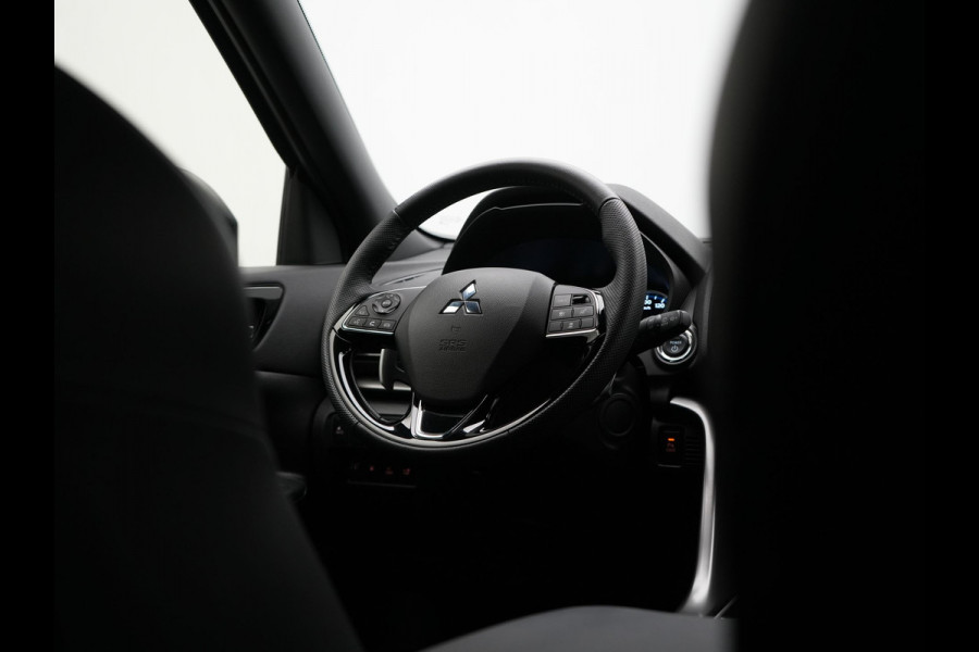 Mitsubishi Eclipse Cross 2.4 Black Edition Plug In Hybrid 188pk PHEV | Trekhaak Afn. | Adaptive Cruise | 360 Camera | Alcantara Sportstoelen Verwarmd | Apple Carplay | Stuur Verwarmd | Navigatie | Keyless | Blis |