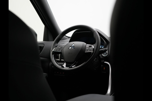 Mitsubishi Eclipse Cross 2.4 Black Edition Plug In Hybrid 188pk PHEV | Trekhaak Afn. | Adaptive Cruise | 360 Camera | Alcantara Sportstoelen Verwarmd | Apple Carplay | Stuur Verwarmd | Navigatie | Keyless | Blis |