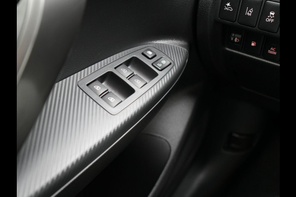 Mitsubishi Eclipse Cross 2.4 Black Edition Plug In Hybrid 188pk PHEV | Trekhaak Afn. | Adaptive Cruise | 360 Camera | Alcantara Sportstoelen Verwarmd | Apple Carplay | Stuur Verwarmd | Navigatie | Keyless | Blis |