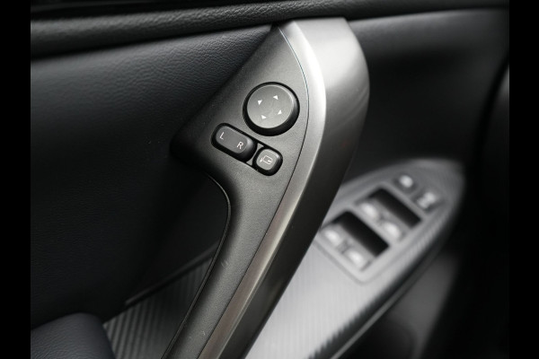 Mitsubishi Eclipse Cross 2.4 Black Edition Plug In Hybrid 188pk PHEV | Trekhaak Afn. | Adaptive Cruise | 360 Camera | Alcantara Sportstoelen Verwarmd | Apple Carplay | Stuur Verwarmd | Navigatie | Keyless | Blis |