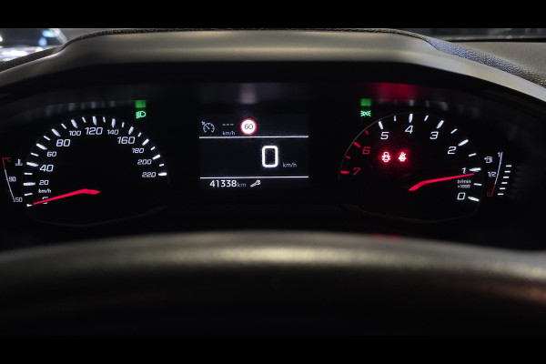 Peugeot 2008 1.2 PureTech Allure Camera | Carplay | Navigatie