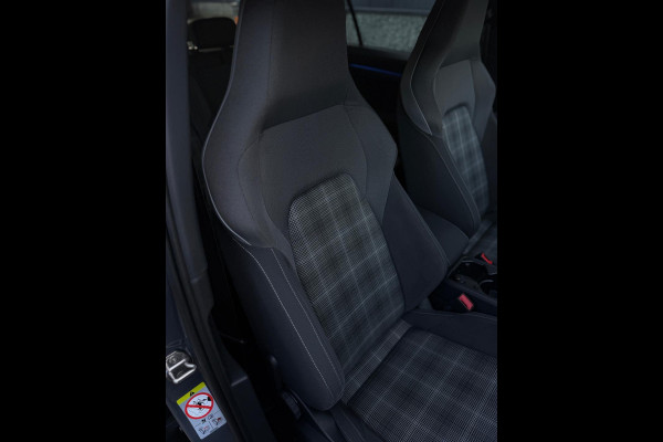 Volkswagen Golf 2.0 TDI GTD Panorama IQ CarPlay HuD