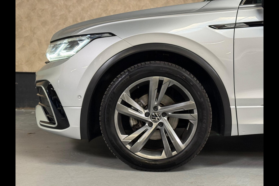 Volkswagen Tiguan 1.5 TSI R-Line Business+ | Pano | Keyless | camera | Sfeerverlichting | ACC | DAB