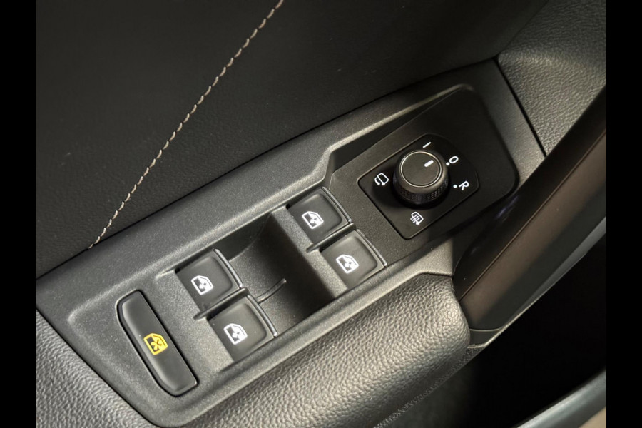 Volkswagen Tiguan 1.5 TSI R-Line Business+ | Pano | Keyless | camera | Sfeerverlichting | ACC | DAB