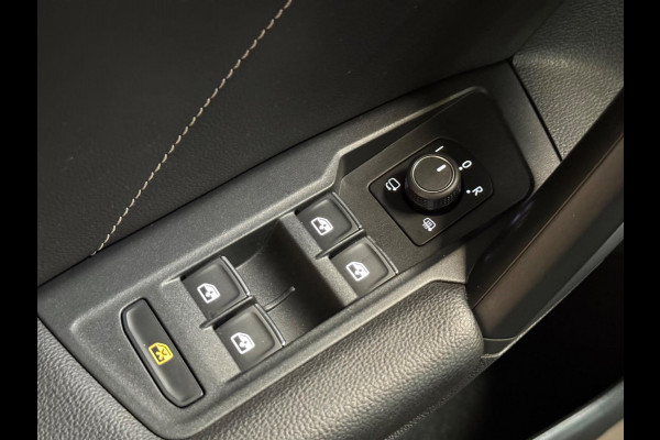 Volkswagen Tiguan 1.5 TSI R-Line Business+ | Pano | Keyless | camera | Sfeerverlichting | ACC | DAB