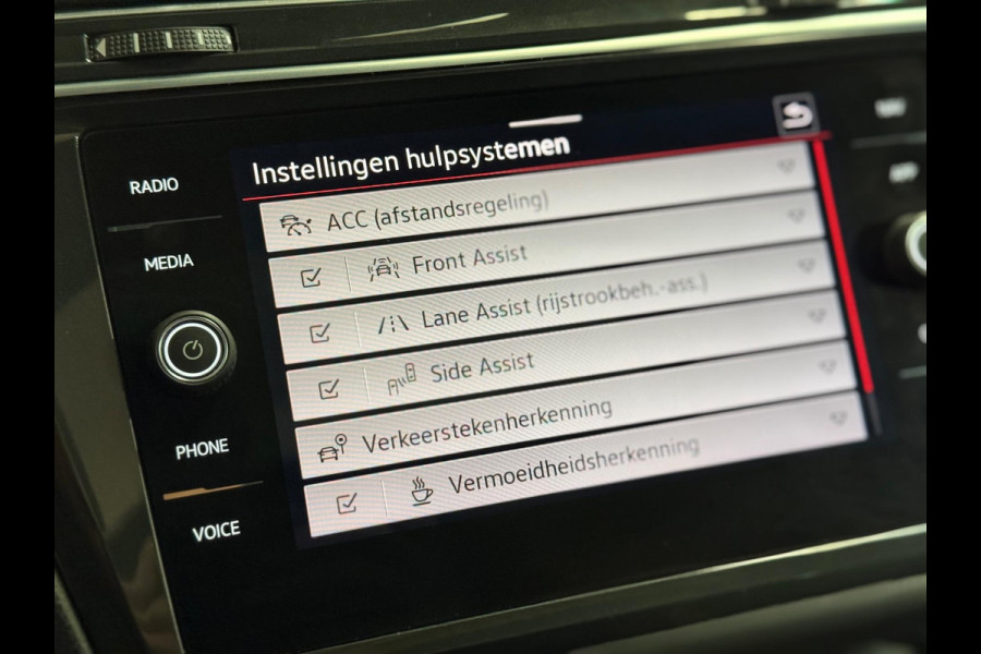 Volkswagen Tiguan 1.5 TSI R-Line Business+ | Pano | Keyless | camera | Sfeerverlichting | ACC | DAB